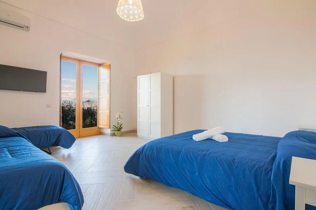 Room, Villa Mariagiovanna, Naples