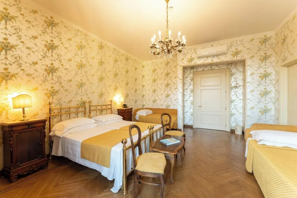 QUADRUPLE STANDARD Room, Pendini, Florence