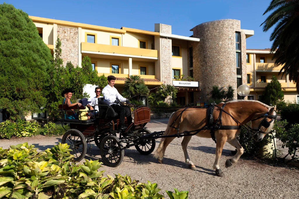 Sports and Entertainment, Horse Country Resort Congress & Spa, Cagliari