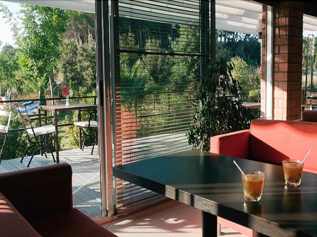 Lobby, Aatu, Costa Brava