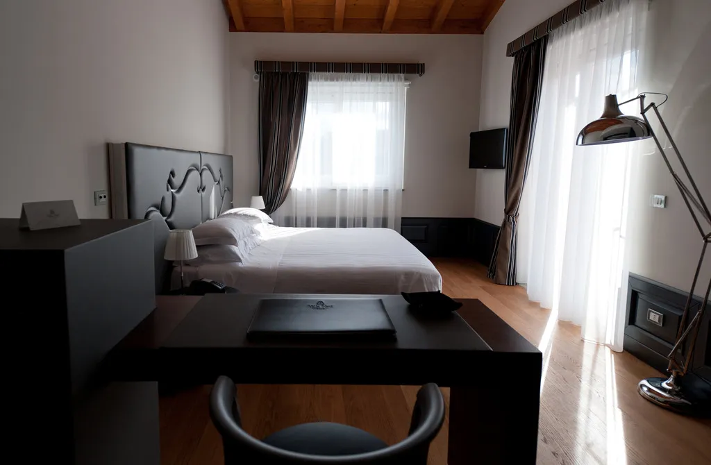 DOUBLE DELUXE Room, Villa Neri Resort and Spa, Catania