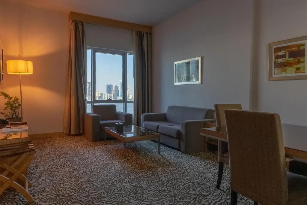 SUITE EXECUTIVE Room, Copthorne Hotel Sharjah, Dubai