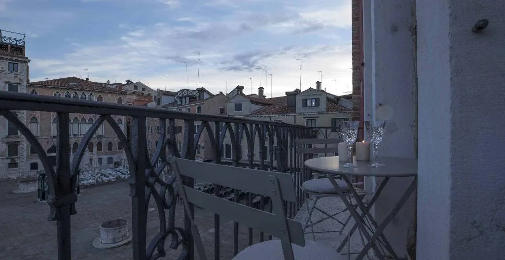 APARTMENT WITH JACUZZI Room, Palazzo Paruta, Venice