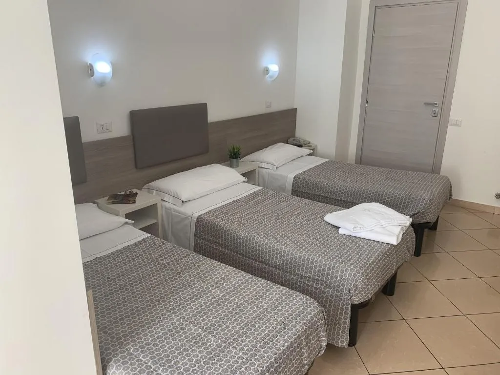 Room, Hotel Siro, Milan
