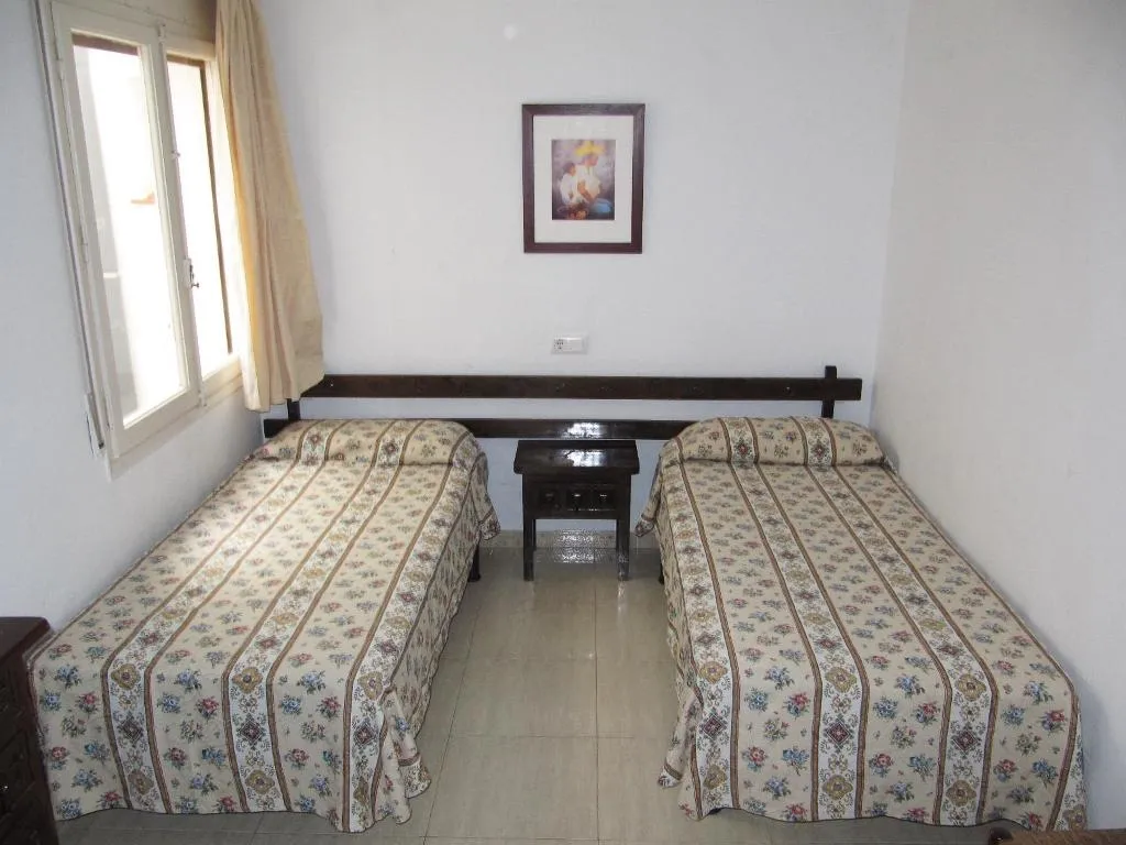 Room, Hesperia, Costa Dorada