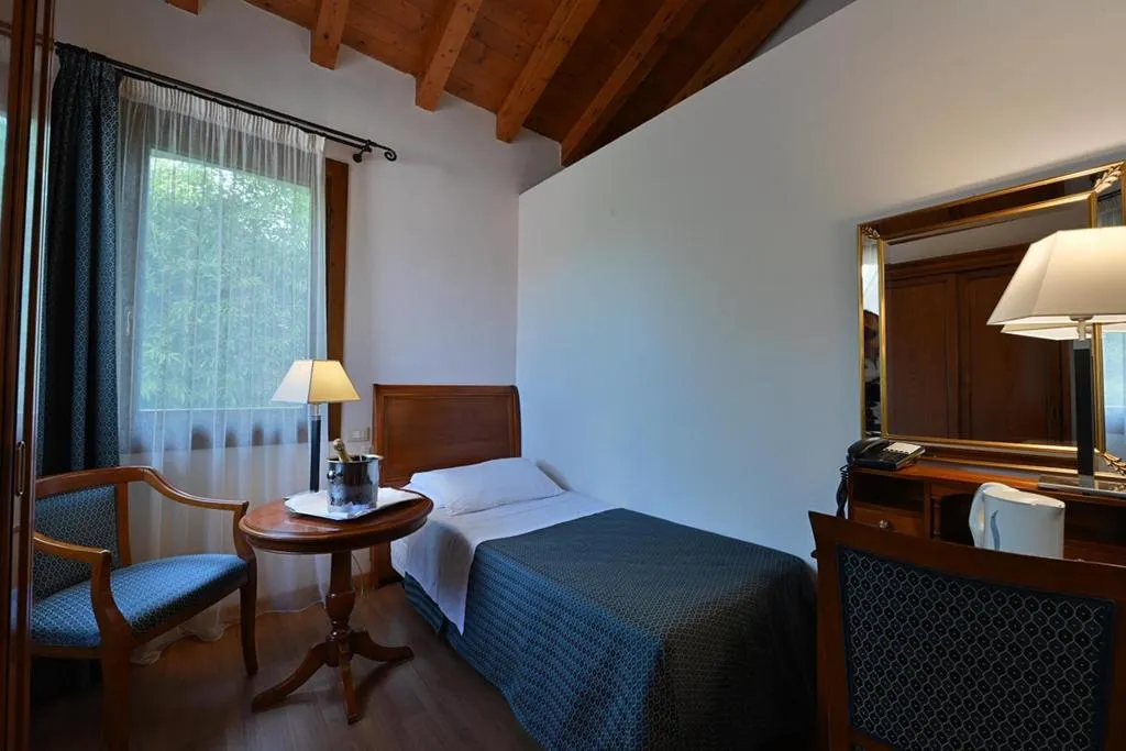 SINGLE STANDARD Room, Venice Resort Airport Hotel, Venice