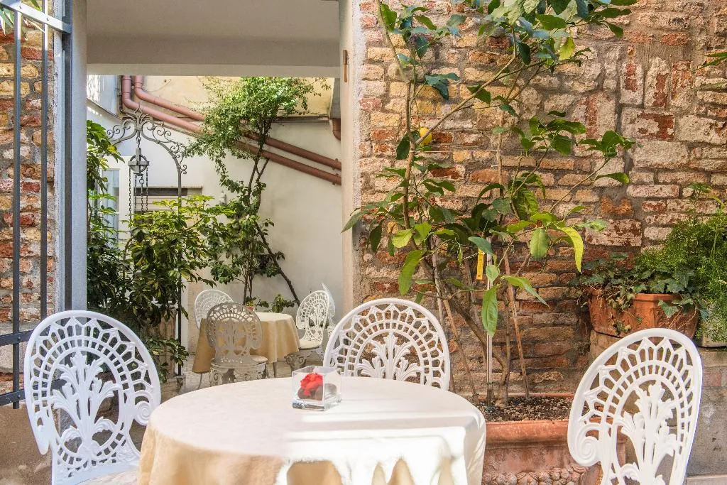 Terrace, Casa Nicolò Priuli, Venice