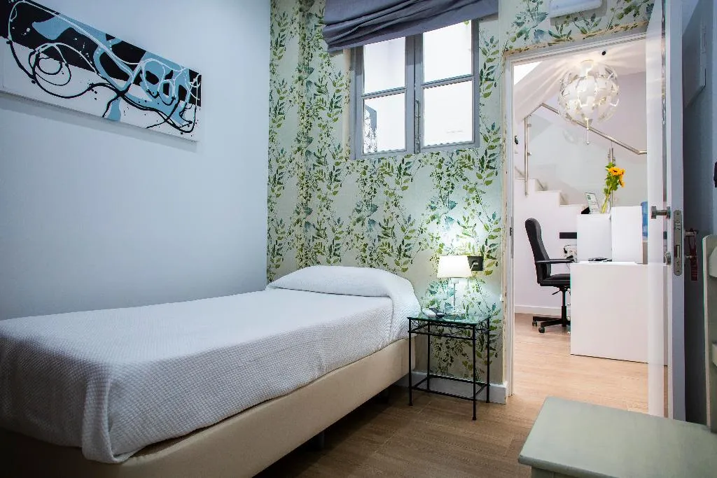 SINGLE DELUXE ONE BEDROOM Room, Hostal San Francisco, Seville