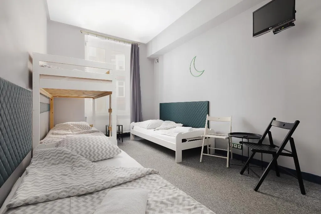 QUADRUPLE STANDARD Room, Moon Hostel Krakow, Krakow