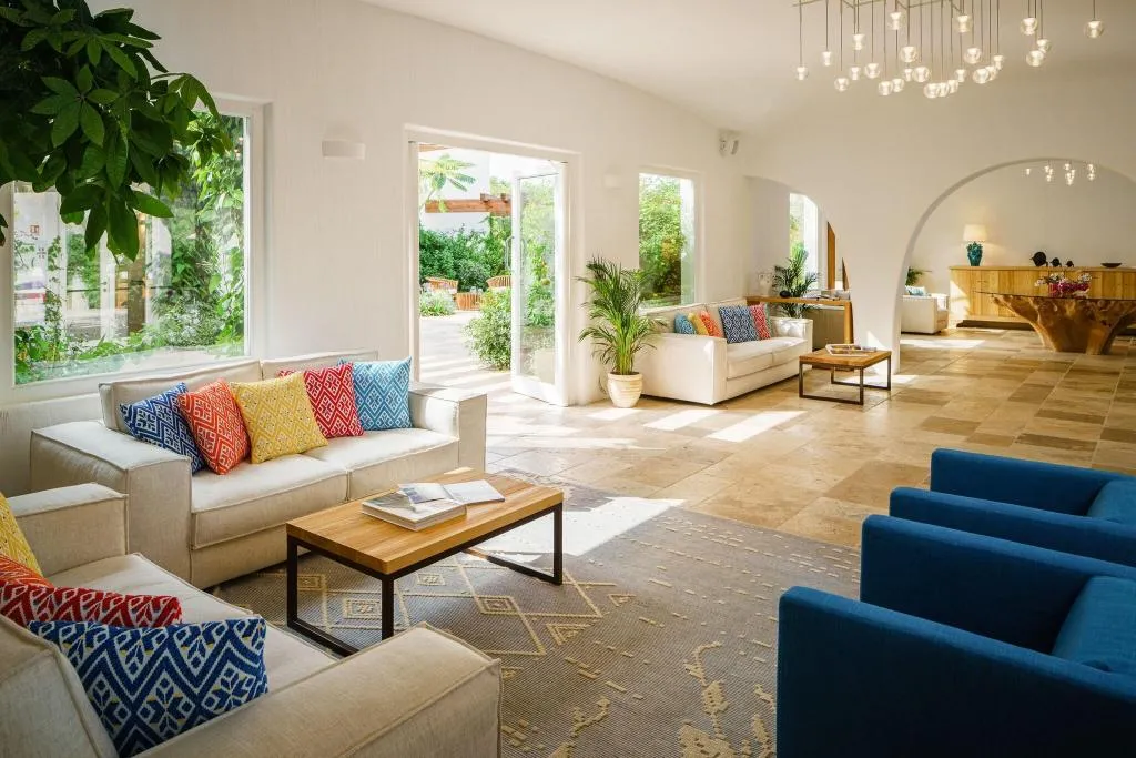 Lobby, Sant Efis, Cagliari