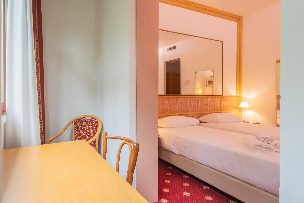 TWIN STANDARD Room, Polo, Milan