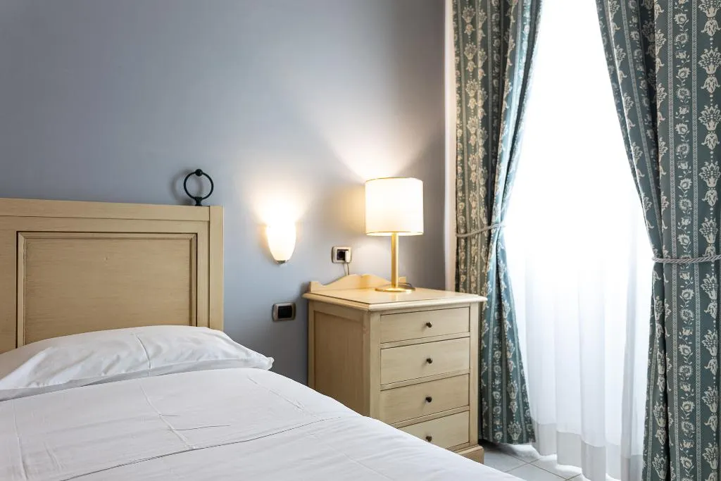 FAMILY ROOM CAPACITY 5 Room, Cavalluccio Marino Hotel, Rome