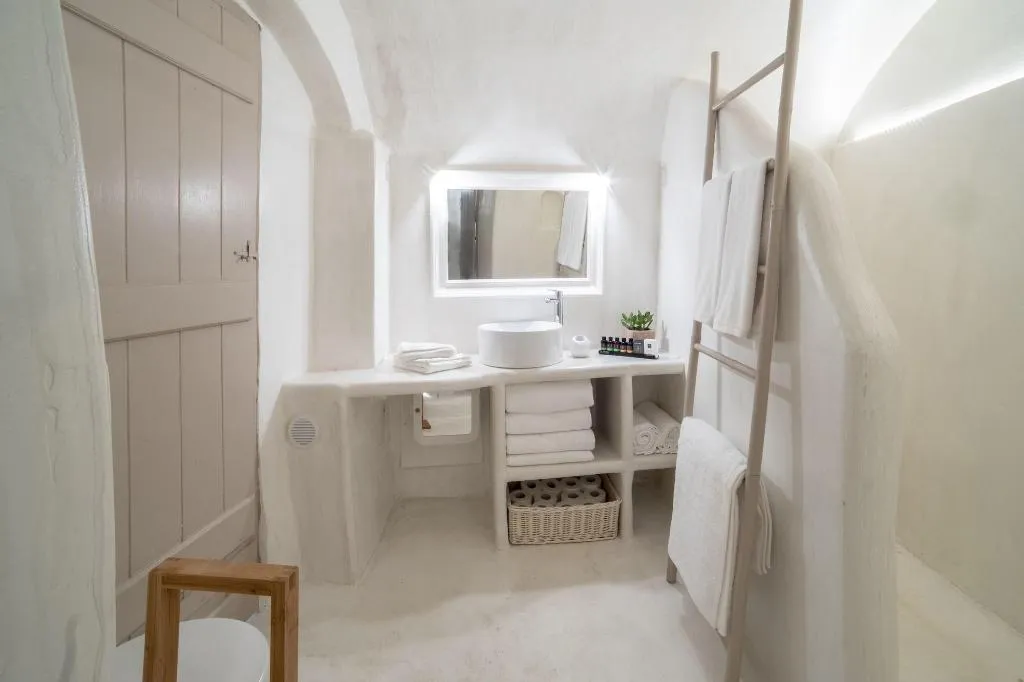 Room, Globe Suites, Santorini