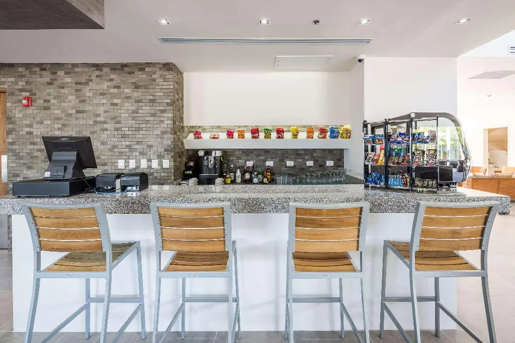 Bar, Wyndham Garden Playa del Carmen, Cancun Area