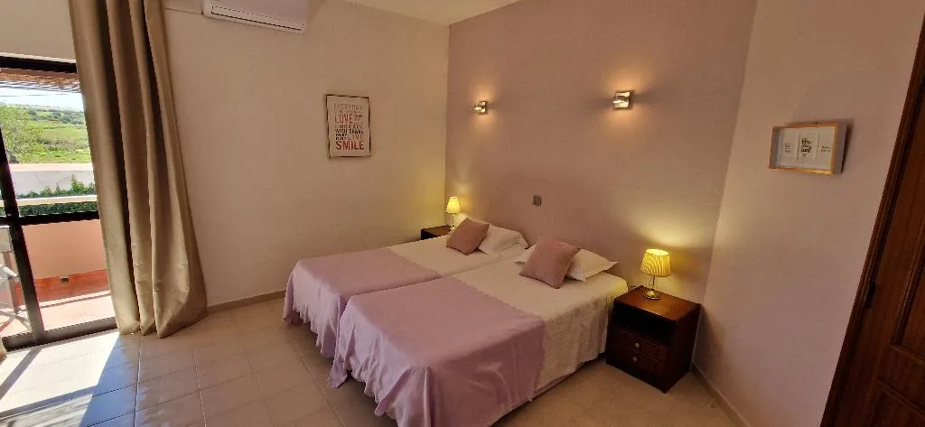 Double or Twin GARDEN VIEW Room, Casa Rosa Montes, Algarve