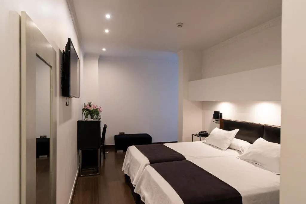 TWIN INNER Room, Catedral Almeria, Costa Almeria