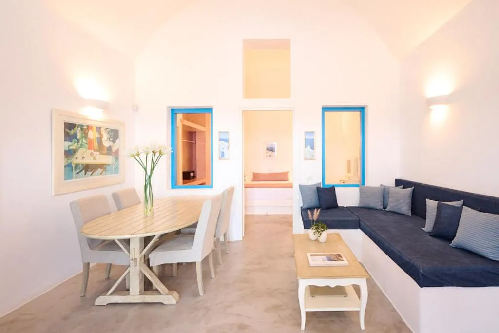 VILLA WITH PRIVATE POOL Room, Desiterra Resort, Santorini