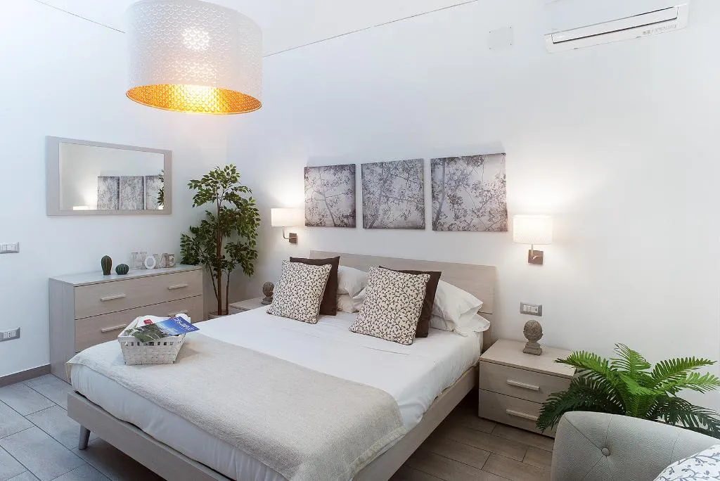 APARTMENT CAPACITY 4 Room, Residenza Flegrea, Naples