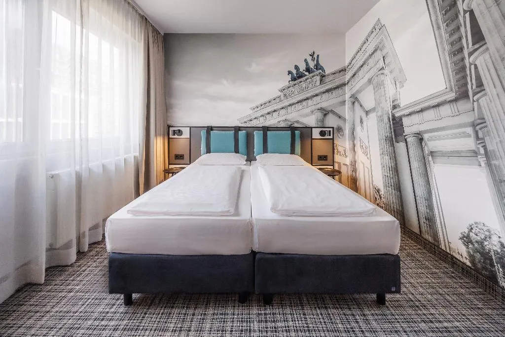 DOUBLE STANDARD Room, Hotel Luetzow, Berlin
