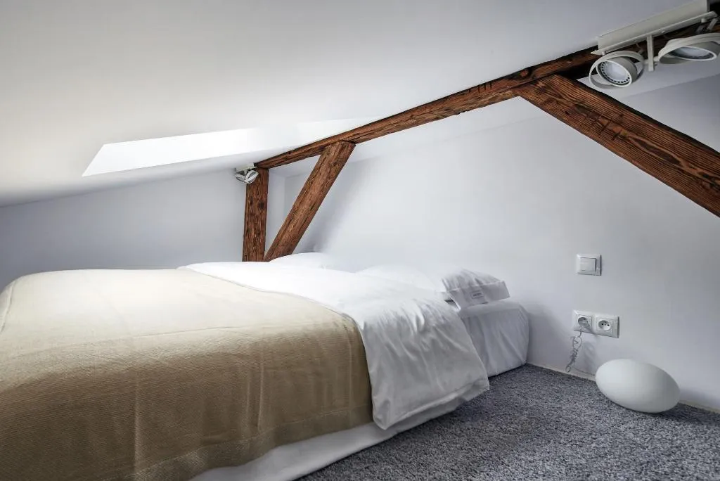 Room, OLD NEW Szczepańska, Krakow