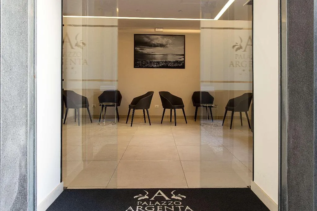 Lobby, Palazzo Argenta, Naples