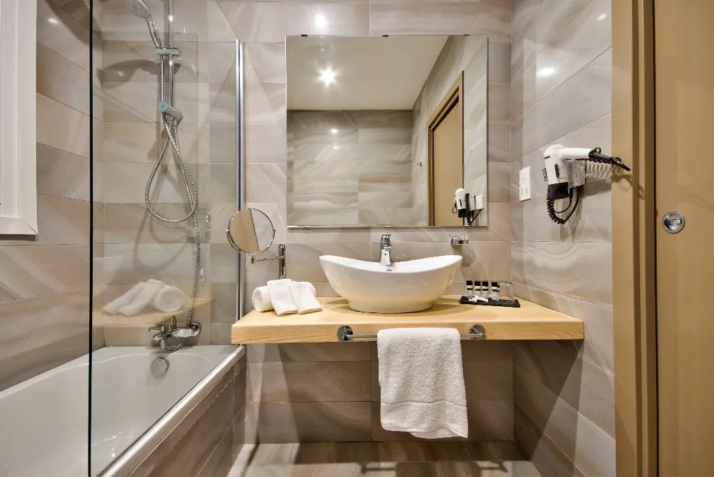 SUITE SUPERIOR CITY VIEW Room, The British Suites, Malta