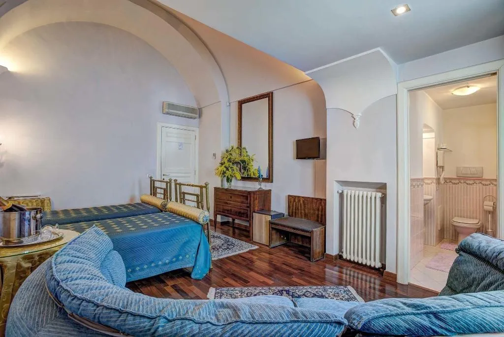 Room, Relais La Rupe, Naples