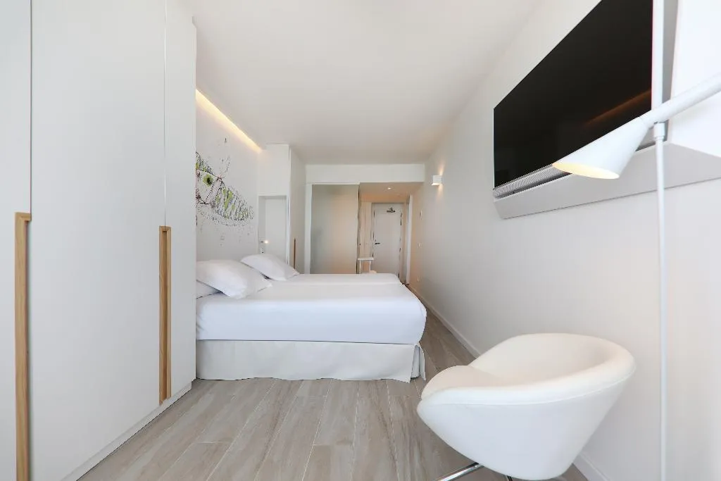 DOUBLE SINGLE USE SIDE SEA VIEW Room, Iberostar Waves Bahía de Palma, Majorca