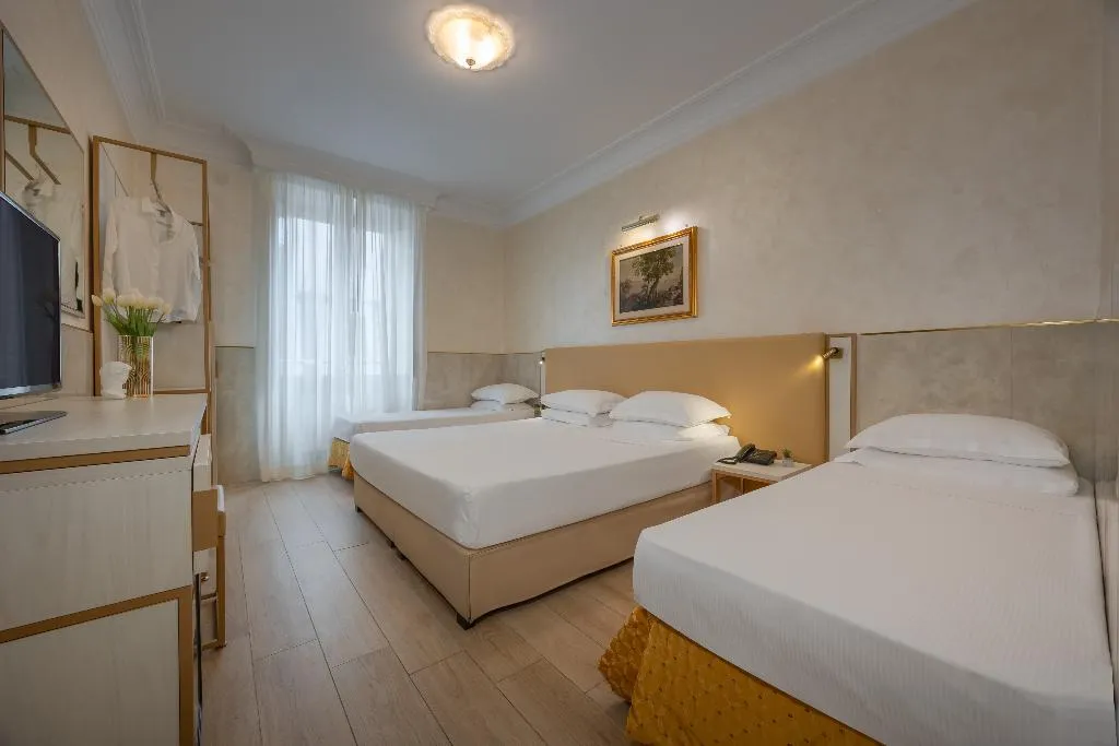 QUADRUPLE STANDARD Room, Palladium Palace, Rome