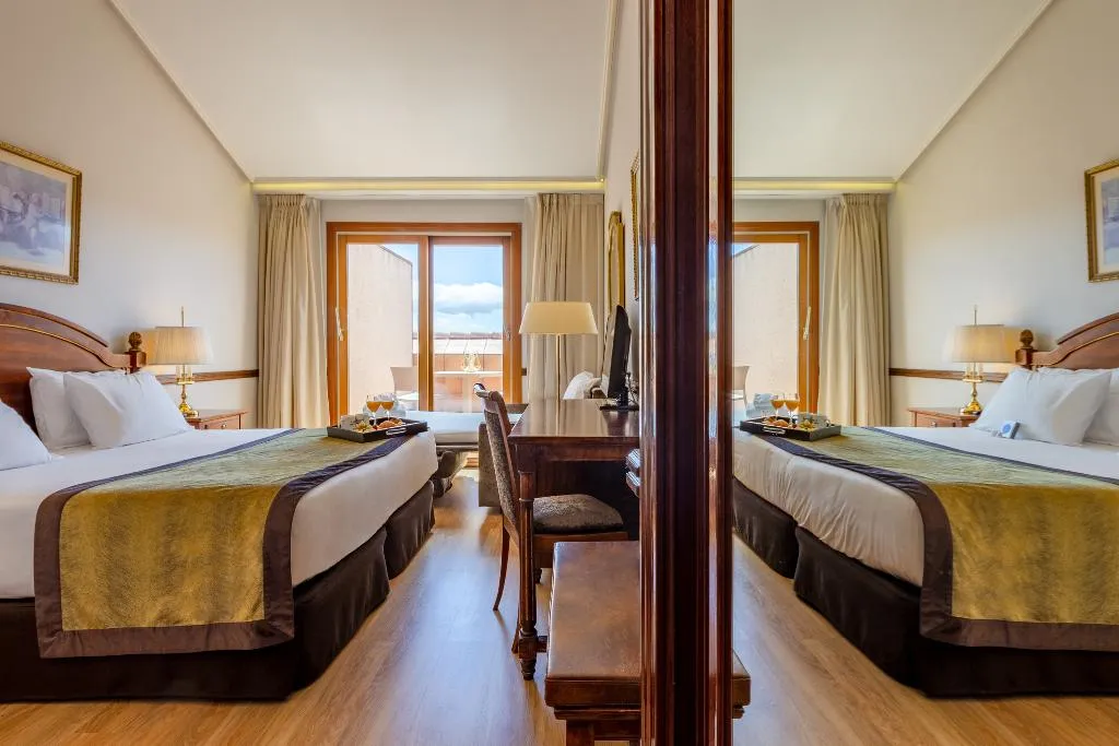 TRIPLE STANDARD Room, Dorma Reina Isabel, Madrid