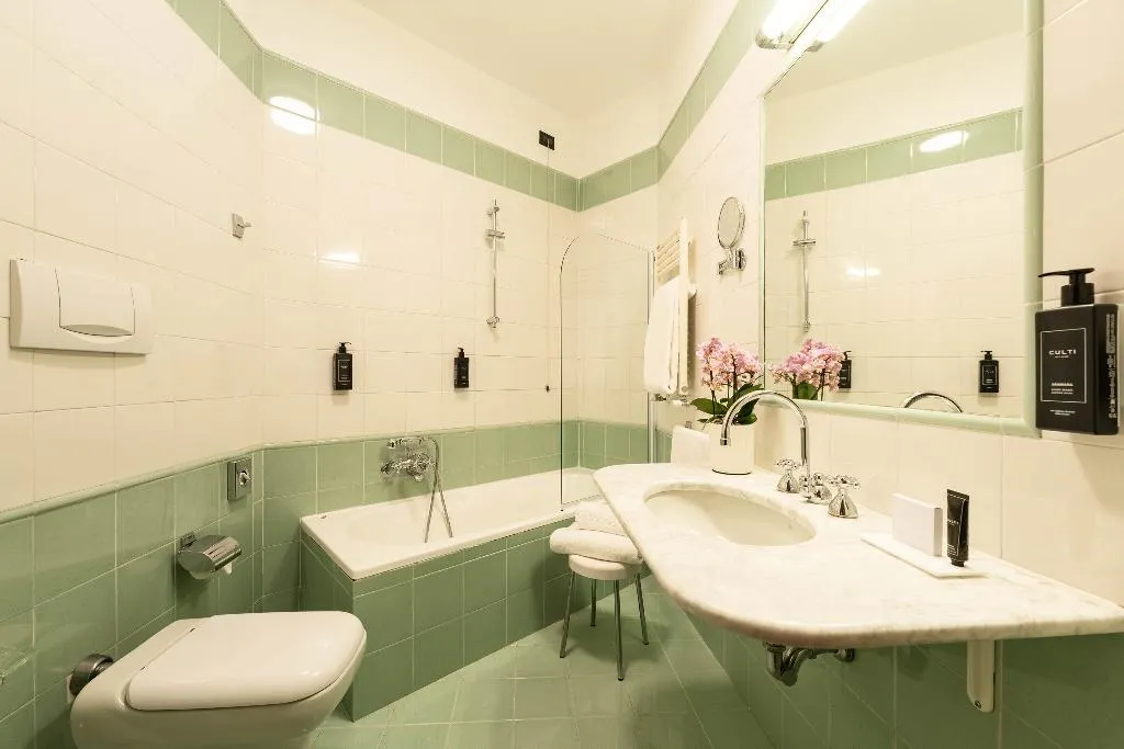 TWIN STANDARD Room, Hotel Raffaello, Milan