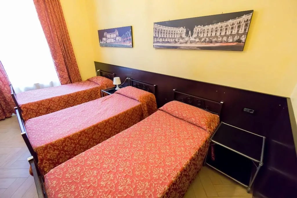 Room, Funny Palace Hostel, Naples