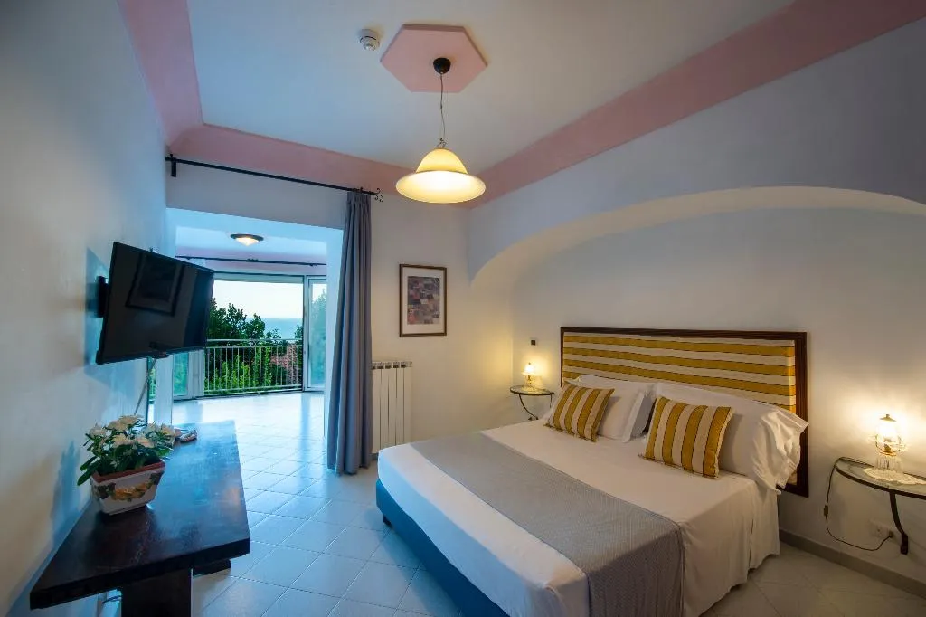 DOUBLE SUPERIOR Room, Maresca Hotel Praiano, Naples