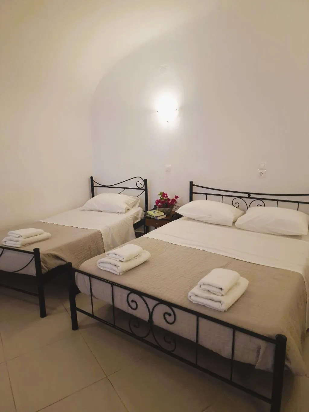 QUADRUPLE ECONOMY Room, Kykladonisia Traditional Settlement, Santorini