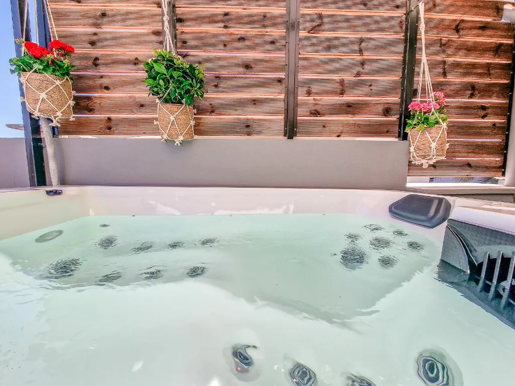 JUNIOR SUITE WITH JACUZZI Room, Athenian Montaza Hotel, Athens