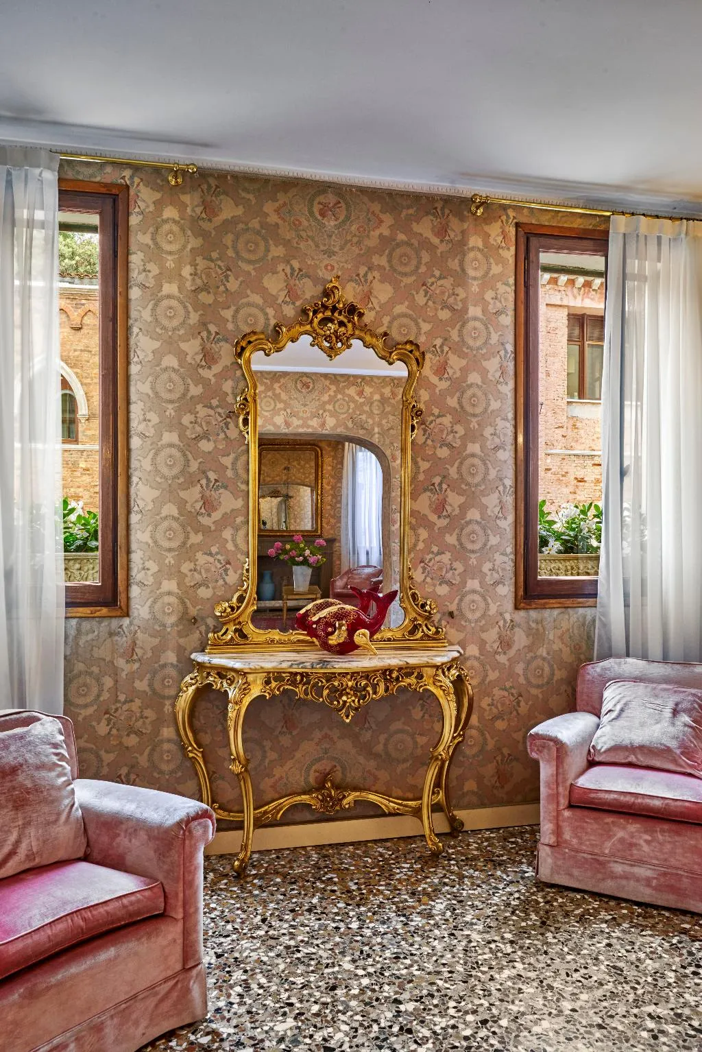 Lobby, Gardena, Venice
