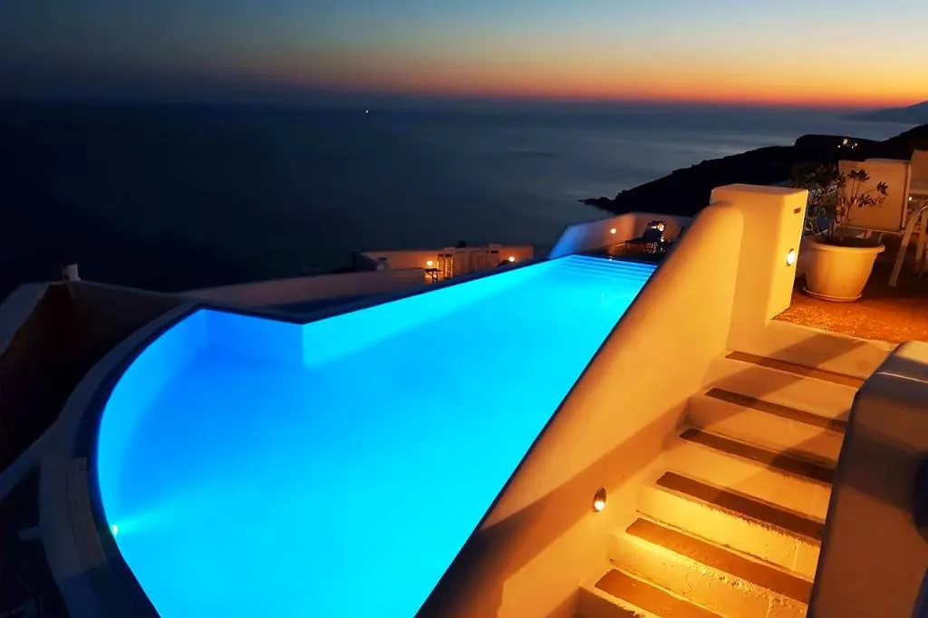 Pool, Petradi, Santorini
