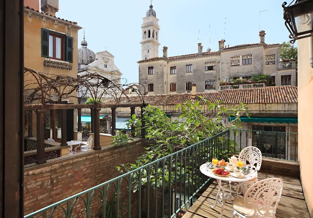 Double or Twin DELUXE Room, Casa Nicolò Priuli, Venice