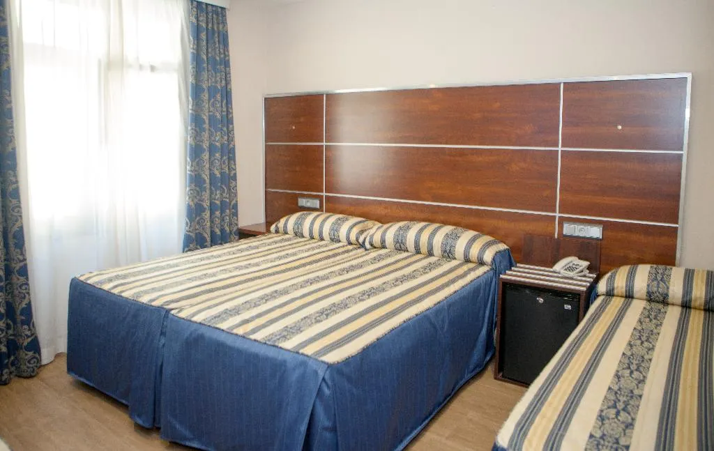 TRIPLE STANDARD Room, Castilla Guerrero, Costa Del Sol