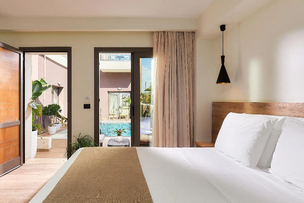 QUADRUPLE POOL VIEW Room, Dionisos Hotel, Crete