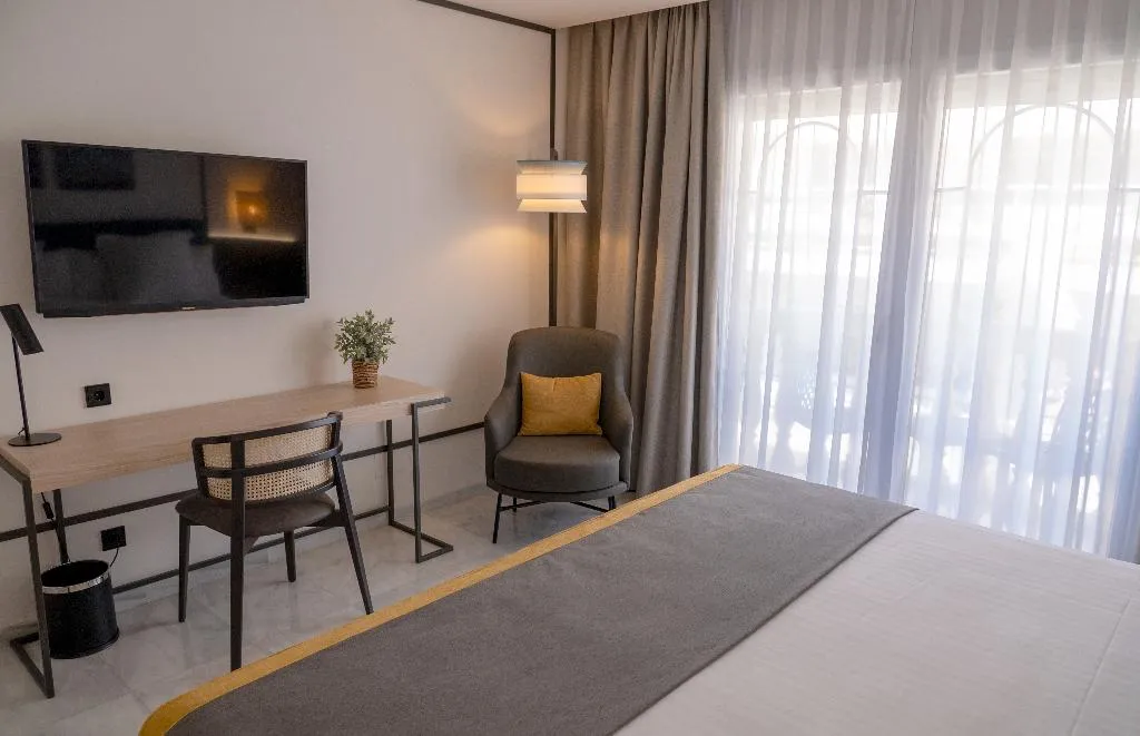 DOUBLE SUPERIOR Room, URH Sitges Playa, Costa Brava