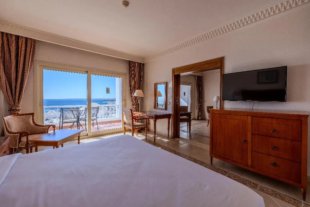 SUITE SEA VIEW WITH BALCONY Room, Continental Plaza Beach, Red Sea Riviera