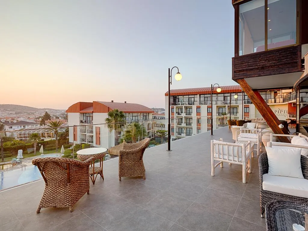 Terrace, Piril hotel Hotel Thermal & Beauty Spa Cesme, Izmir