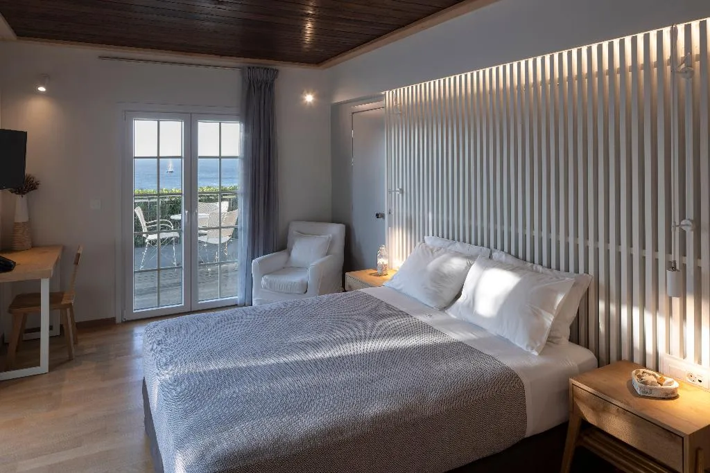 JUNIOR SUITE SEA VIEW WITH PRIVATE POOL Room, Atrium Hotel Skiathos, Skiathos