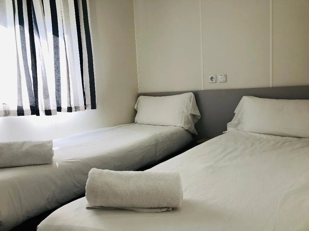 MOBILE HOME TWO BEDROOMS ONE BATHROOM Room, Berga Resort - The Mountain - Wellness center -SPA, Barcelona