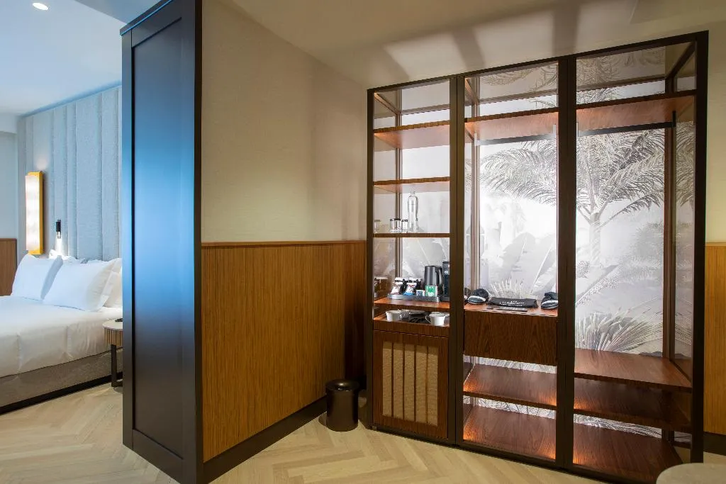 JUNIOR SUITE CAPACITY 3 Room, Circle6 Rome, Rome