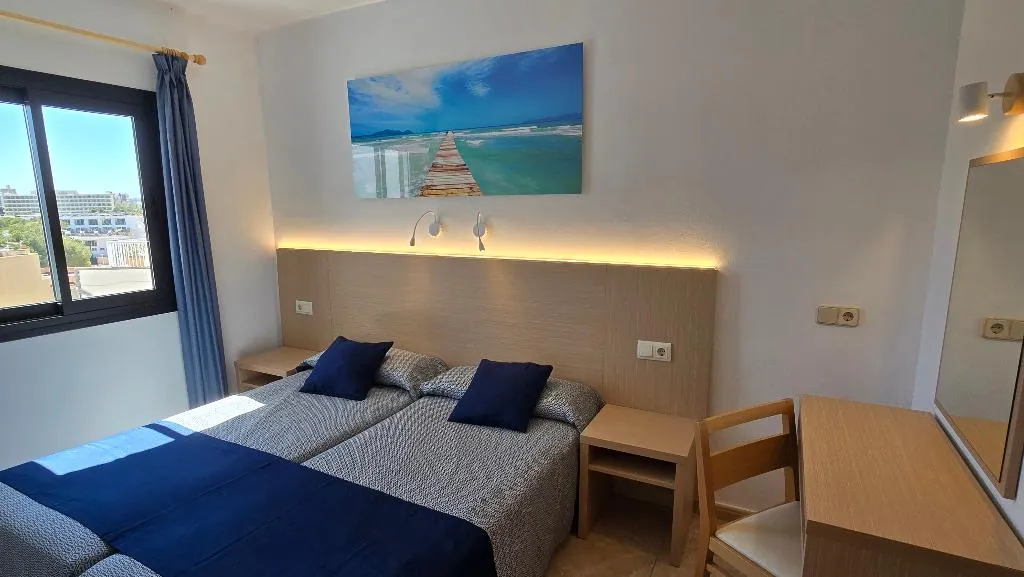 APARTMENT TWO BEDROOMS Room, Marina Palmanova Apartamentos, Majorca