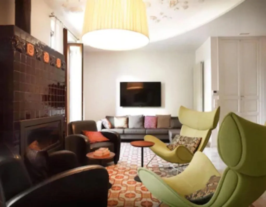 Lobby, Mont-Sant, Valencia
