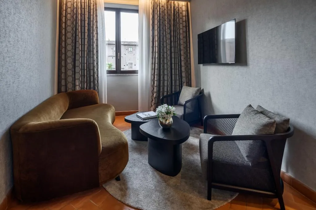 SUITE QUEEN SIZE BED Room, Donna Camilla Savelli - VRetreats, Rome