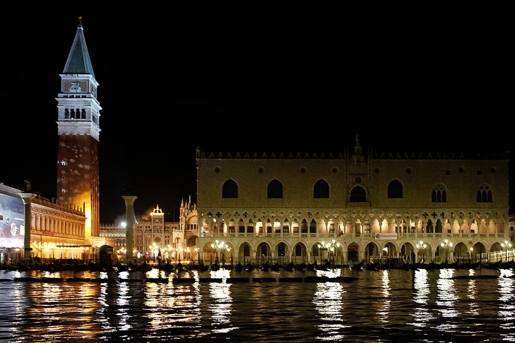 General view, Lux, Venice